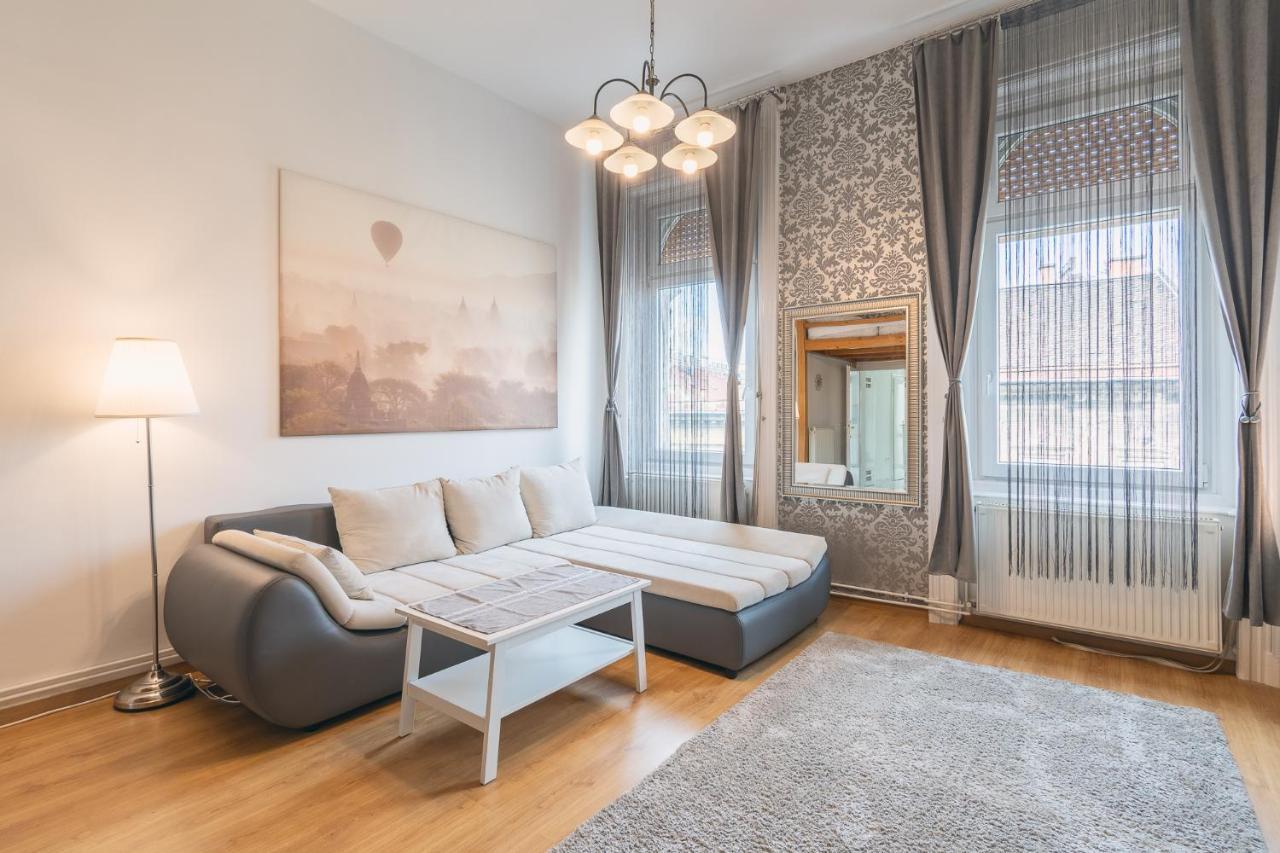 Bright Nest Liszt Academy Apartamento Budapeste Exterior foto